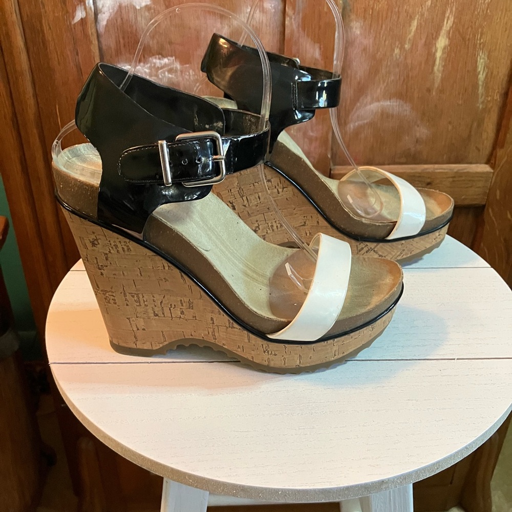 BCBGeneration super cute black and white cork platforms. Size 10